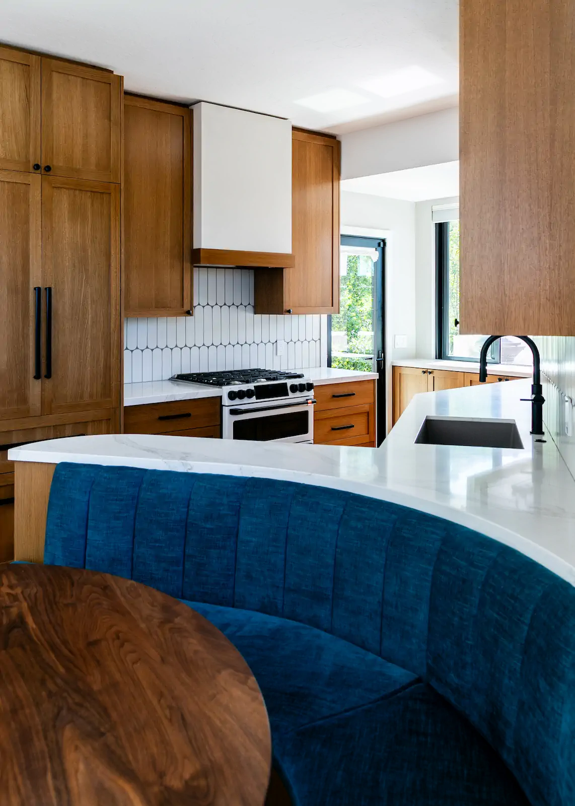 Alicia Calhoon Coastal Kitchen 11 - Alicia Calhoon Architect La Jolla