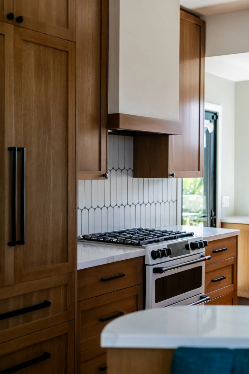 Alicia Calhoon Coastal Kitchen 14 - Alicia Calhoon Architect La Jolla