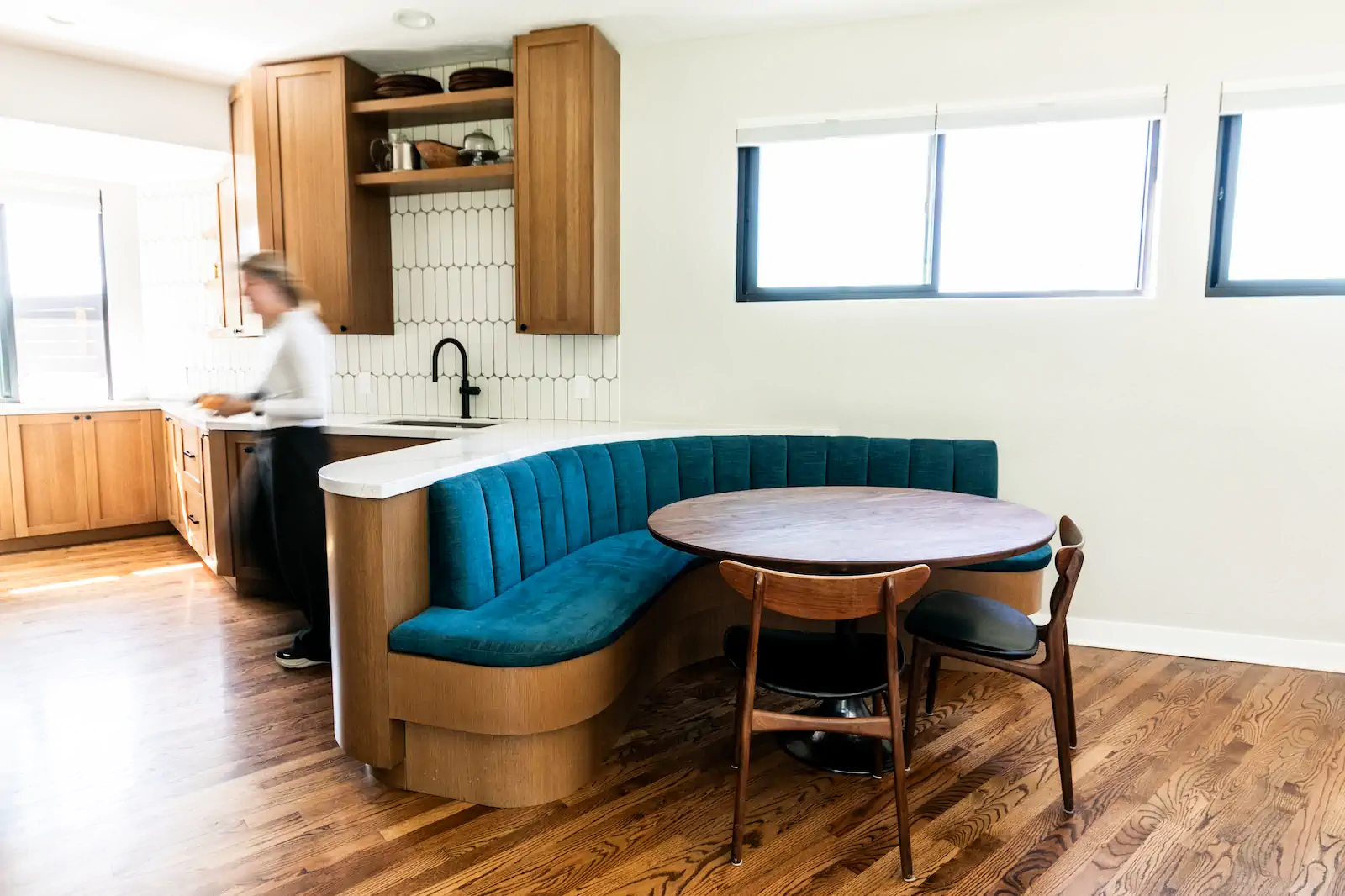 Alicia Calhoon Coastal Kitchen 2 - Alicia Calhoon Architect La Jolla