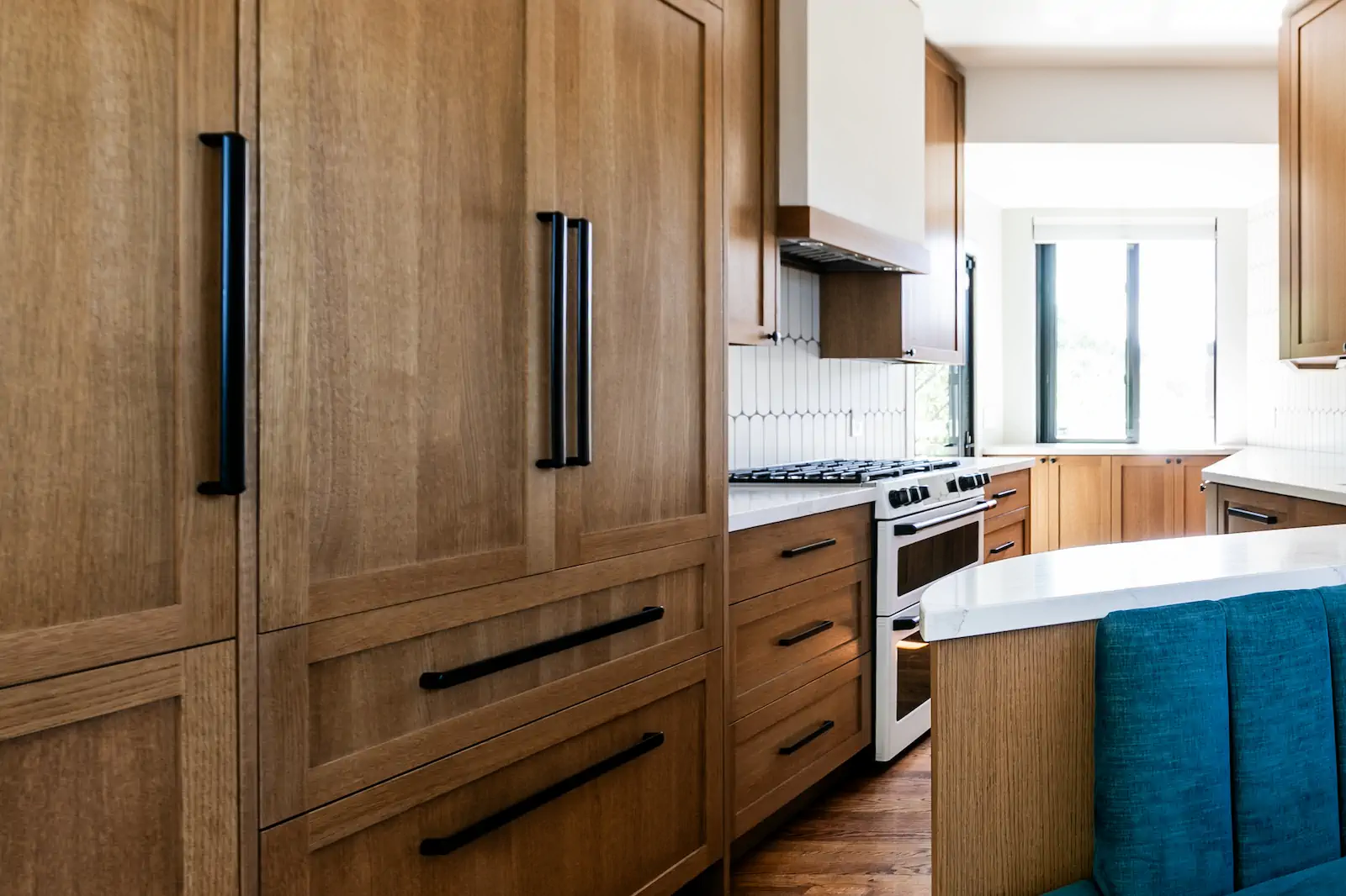 Alicia Calhoon Coastal Kitchen 4 - Alicia Calhoon Architect La Jolla