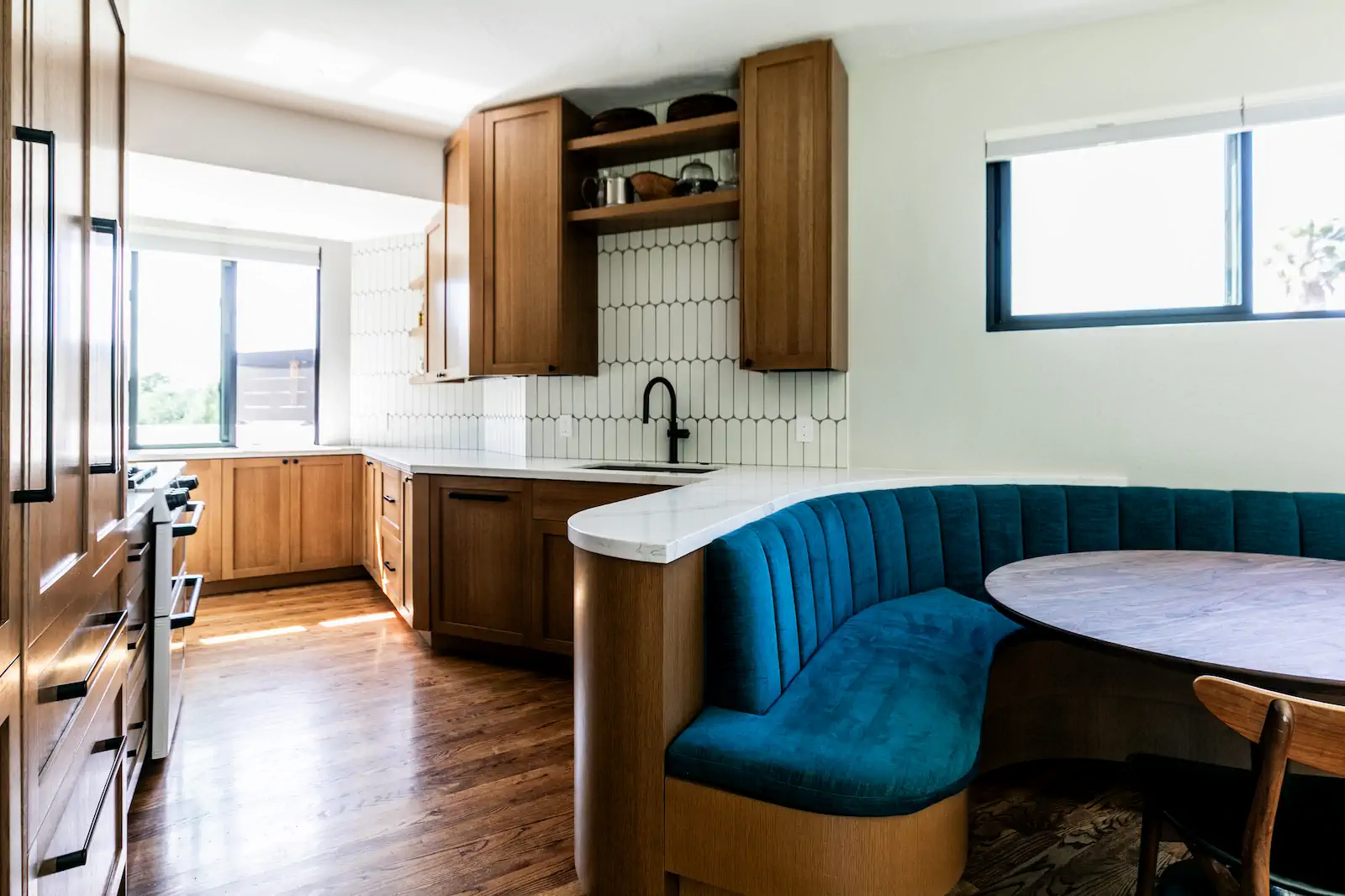 Alicia Calhoon Coastal Kitchen 5 - Alicia Calhoon Architect La Jolla